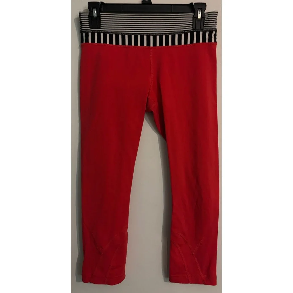 lululemon Womens Sz 6 Red Black White Stripe Capri Legging Athleisure Yoga Gym